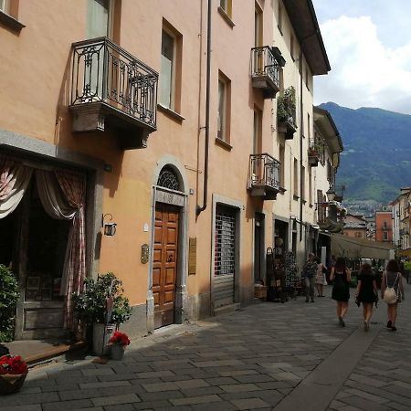 Appartamento Nel Centro Storico Di Aosta Con Vista Sui Ghiacciai Exteriör bild